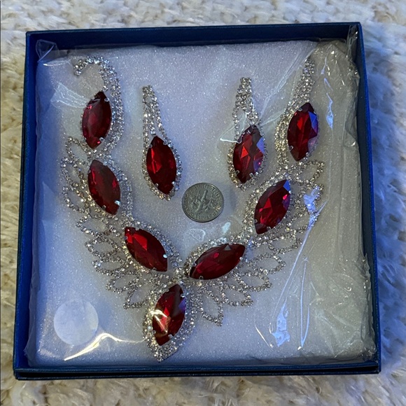 Beautiful Silver & Ruby Gemstone Necklace & Earring Set - Picture 6 of 6